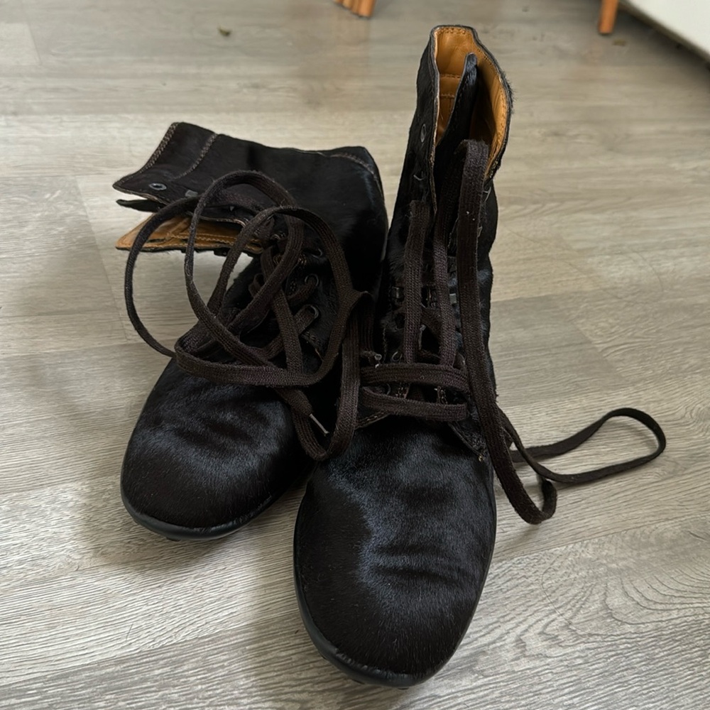 Women’s TODS Laced Up Brown Fur Boots